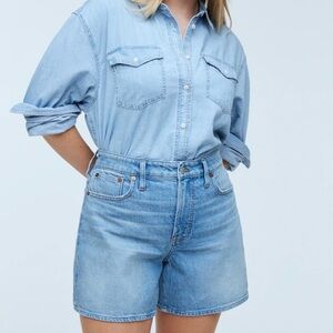 Madewell NWT shorts super soft - simple lines make for flattering style! Love!